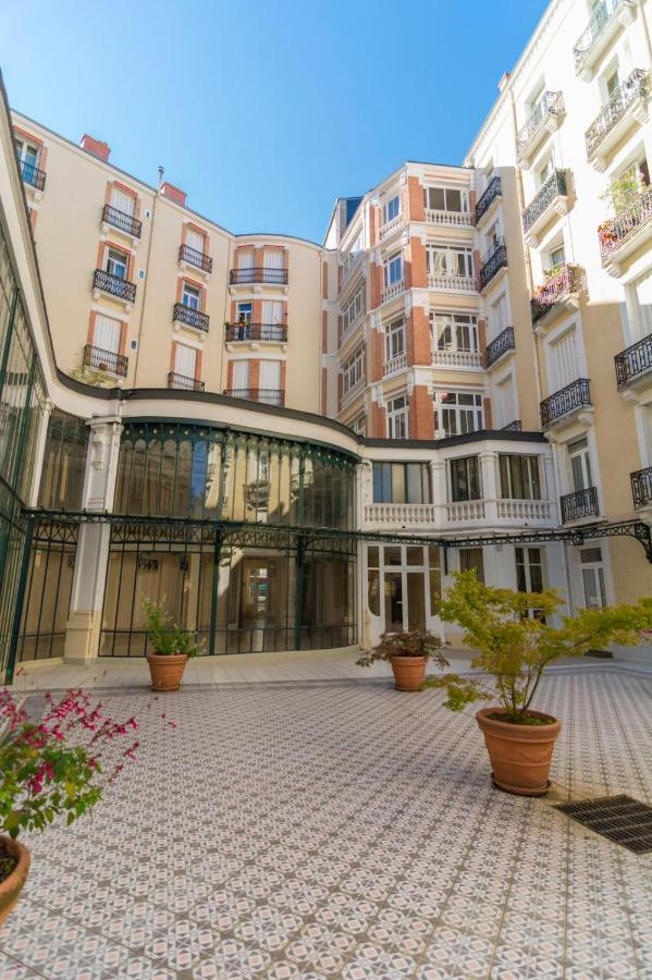 L Incomparable - International Palace Vichy Exterior photo